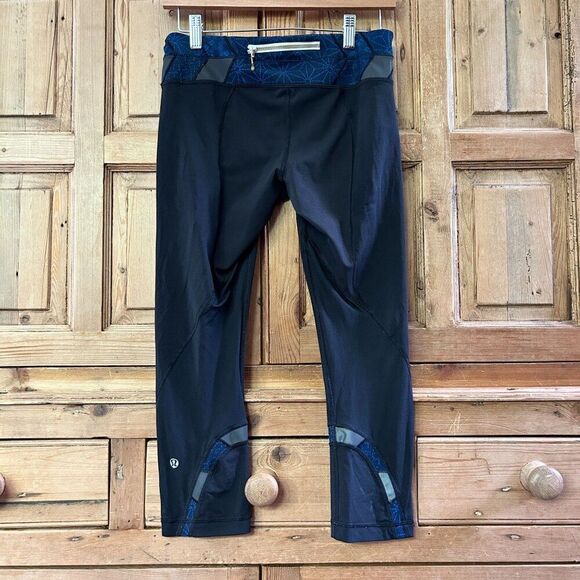 Lululemon 6 Cropped Capri Leggings Black Blue Athletic Gym Zippered Pocket Mesh - Picture 3 of 6